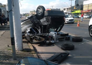 acidente entre carro e moto em Gravataí