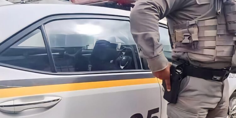 Homem preso após assaltar idoso em Gravataí