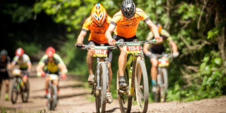 Ciclistas evento de ciclismo