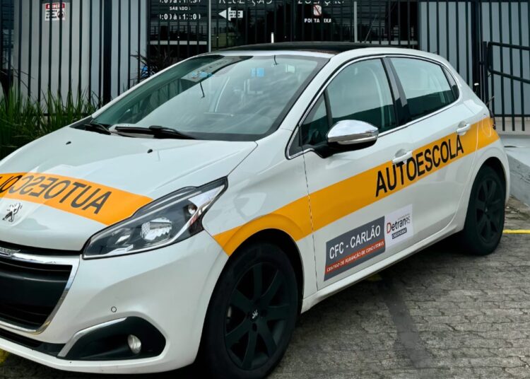 carro autoescola CFC Carlão