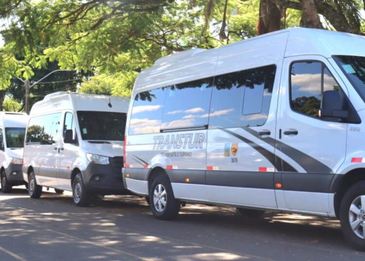 Vans para deslocamento de pacientes em Gravataí.