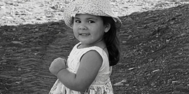 Antonella Beatriz Vila Lângaro.