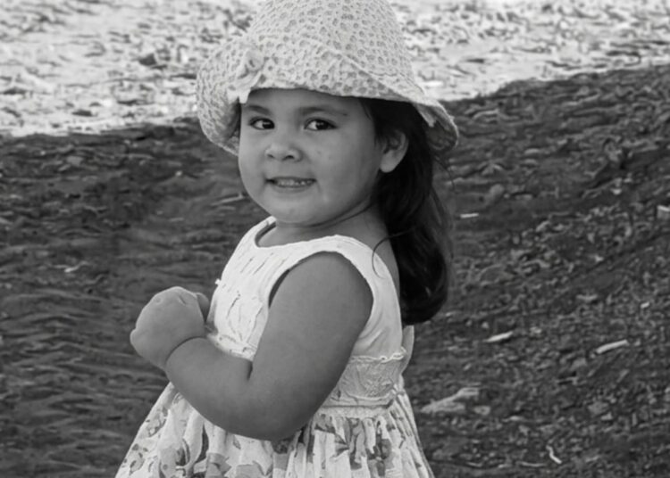 Antonella Beatriz Vila Lângaro.