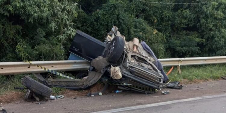 Carro acidentado em Tio Hugo.