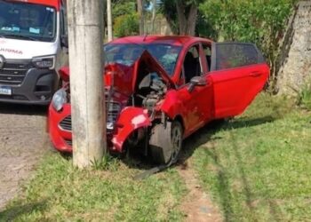 acidente de carro em Porto Alegre