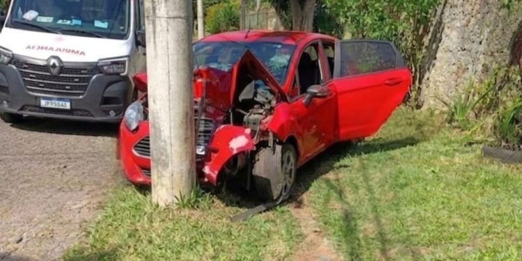 acidente de carro em Porto Alegre
