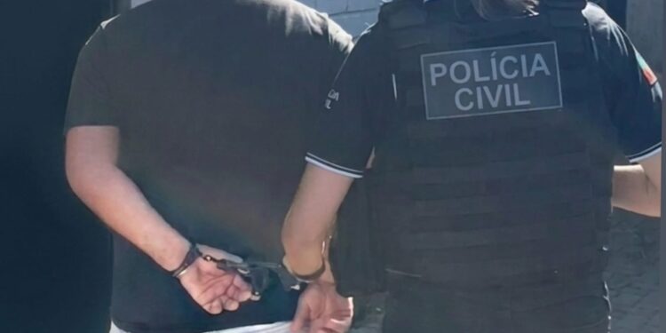 Homem é preso em Gravataí.