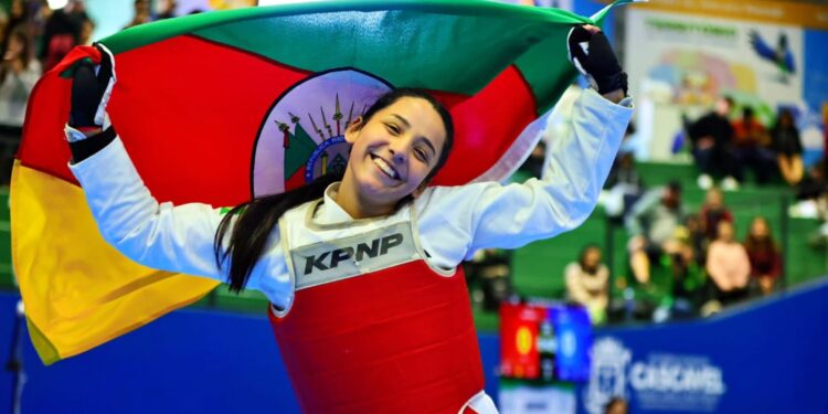 Pietra campeã taekwondo