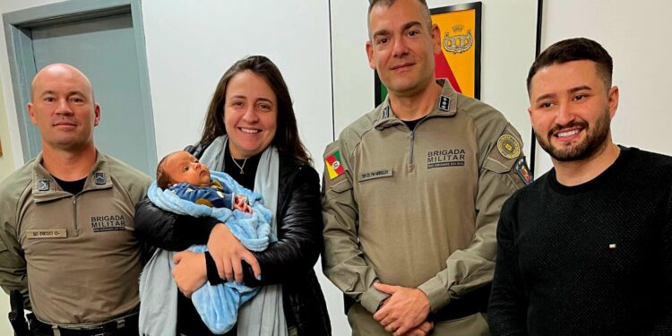 Bebê socorrido pela Brigada Militar.