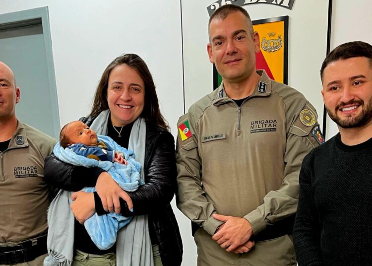 Bebê socorrido pela Brigada Militar.
