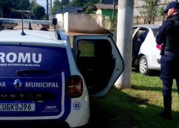 Carro roubado recuperado pela Guarda Municipal de Gravataí.