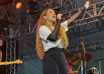 Show Gabriela Rocha.