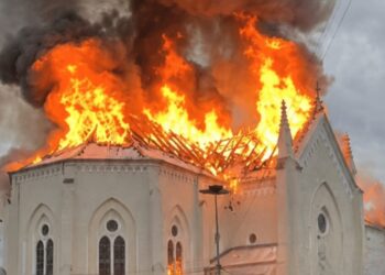 incêndio em igreja de Flores da Cunha