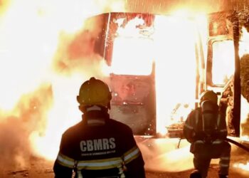 Incêndio em ambulância em Gravataí