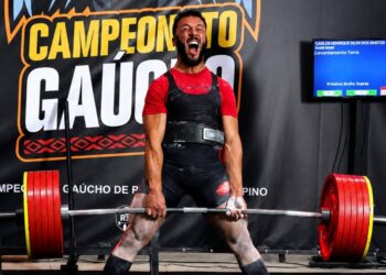Atleta de Gravataí é bi-campeão de powerlifting