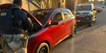 Homem preso com carro roubado em Esteio.