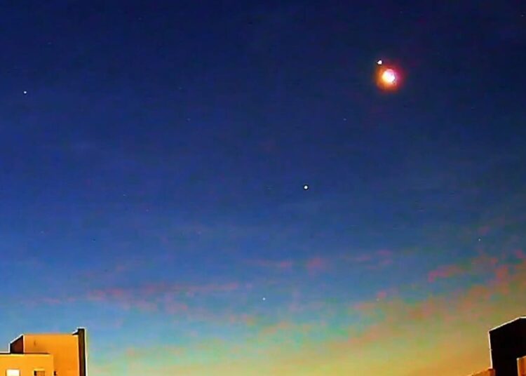 conjunção lua a vênus