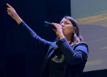 Cantora e compositora de Gravataí