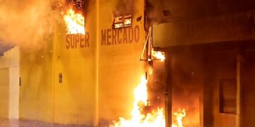 incêndio em supermercado em Gravataí