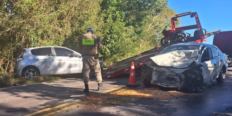 acidente entre carro em Gravataí