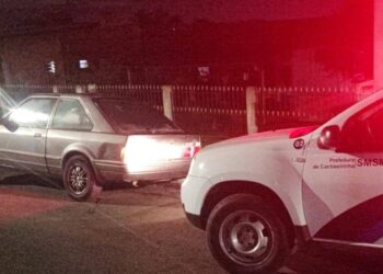Um escort e uma viatura da Fiscalização de Trânsito de Cachoeirinha